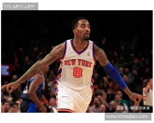 史密斯足球星带领球队奋勇拼搏再创辉煌新篇章